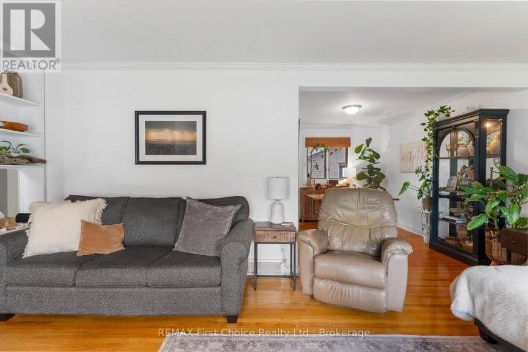 96 STARDUST CRESCENT, Thunder Bay (Grandview), Ontario, P7A6G8