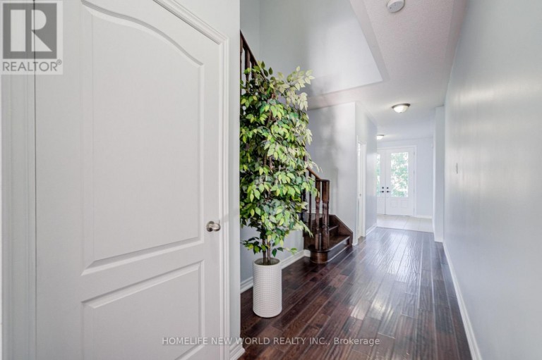 146 ART WEST AVENUE, Newmarket (Woodland Hill), Ontario, L3X0C1