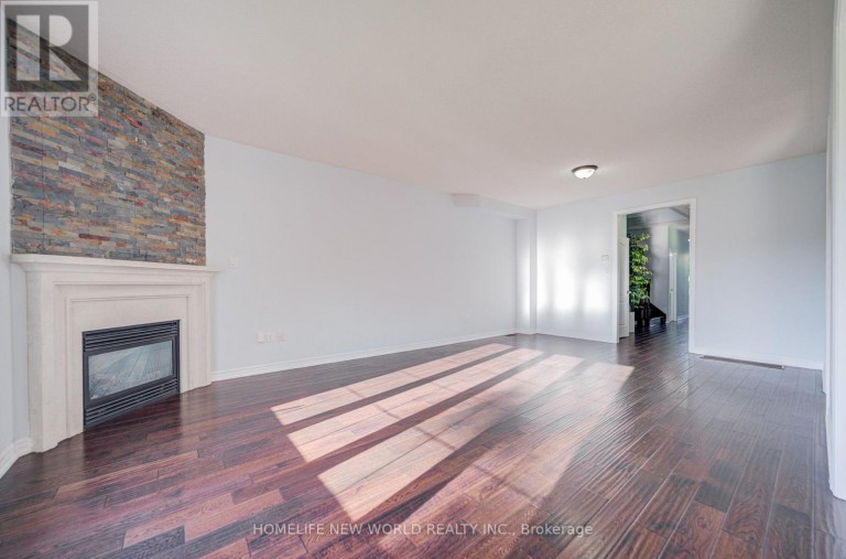 146 ART WEST AVENUE, Newmarket (Woodland Hill), Ontario, L3X0C1