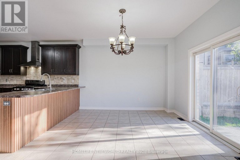 146 ART WEST AVENUE, Newmarket (Woodland Hill), Ontario, L3X0C1