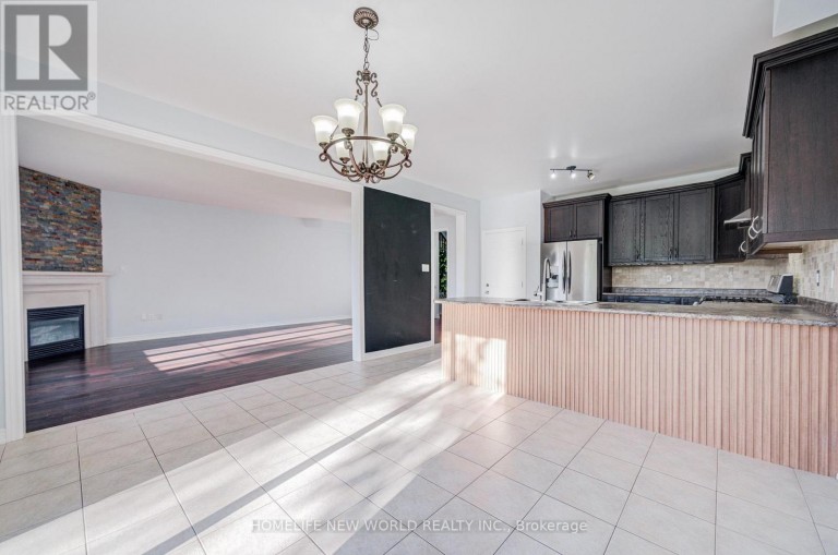 146 ART WEST AVENUE, Newmarket (Woodland Hill), Ontario, L3X0C1
