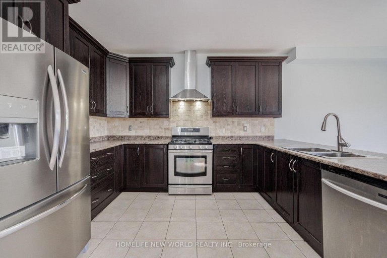 146 ART WEST AVENUE, Newmarket (Woodland Hill), Ontario, L3X0C1