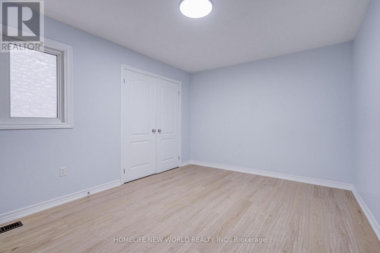 146 ART WEST AVENUE, Newmarket (Woodland Hill), Ontario, L3X0C1