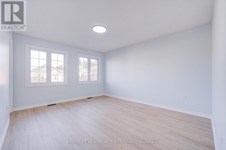 146 ART WEST AVENUE, Newmarket (Woodland Hill), Ontario, L3X0C1