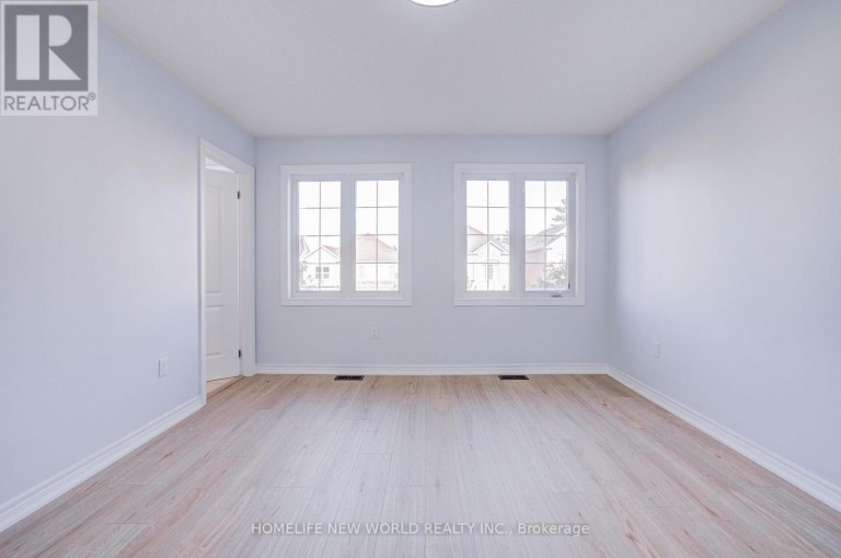 146 ART WEST AVENUE, Newmarket (Woodland Hill), Ontario, L3X0C1