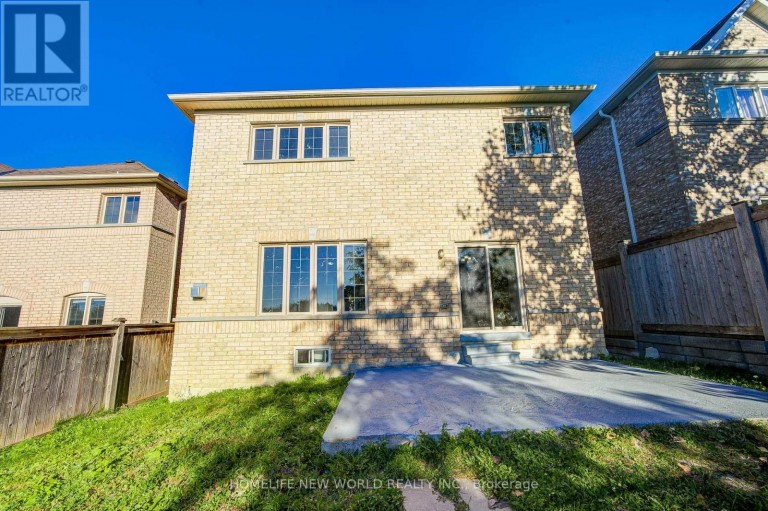 146 ART WEST AVENUE, Newmarket (Woodland Hill), Ontario, L3X0C1