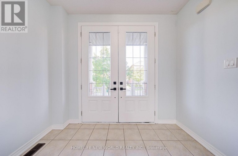 146 ART WEST AVENUE, Newmarket (Woodland Hill), Ontario, L3X0C1