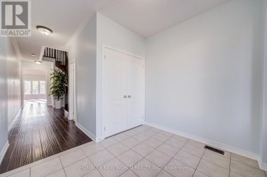146 ART WEST AVENUE Newmarket (Woodland Hill) Ontario photo 7