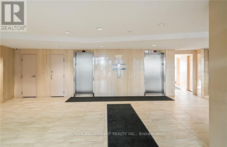 809 - 35 TOWERING HEIGHTS BOULEVARD, St. Catharines (Glendale/Glenridge), Ontario, L2T3G9