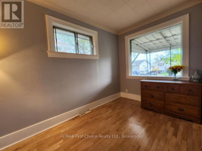 380 QUEEN STREET, Thunder Bay (Court / Cumberland), Ontario, P7B2K1