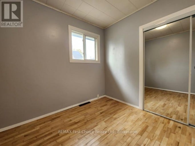 380 QUEEN STREET, Thunder Bay (Court / Cumberland), Ontario, P7B2K1