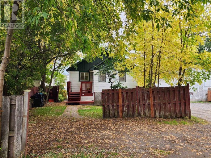 380 QUEEN STREET, Thunder Bay (Court / Cumberland), Ontario, P7B2K1