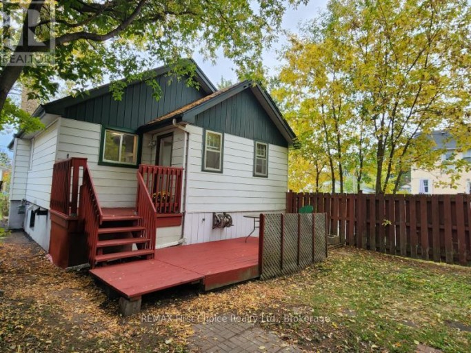 380 QUEEN STREET, Thunder Bay (Court / Cumberland), Ontario, P7B2K1