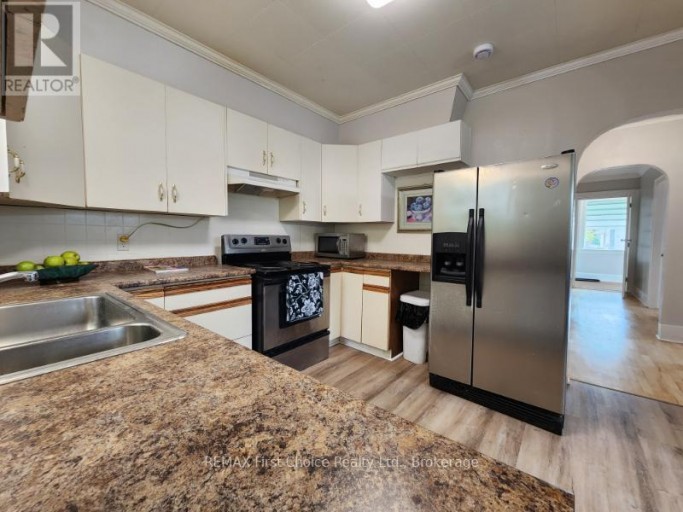 380 QUEEN STREET, Thunder Bay (Court / Cumberland), Ontario, P7B2K1