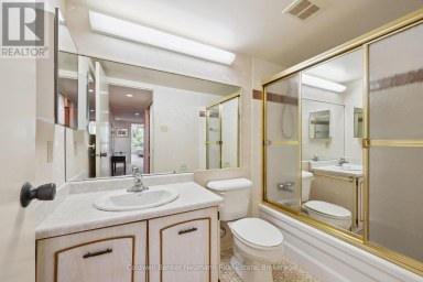 305 - 23 WOODLAWN ROAD E Guelph (Riverside Park) Ontario photo 25