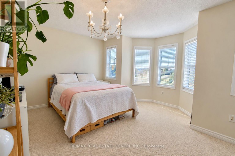 3 CHUDLEIGH AVENUE, Brampton (Credit Valley), Ontario, L6X0N1