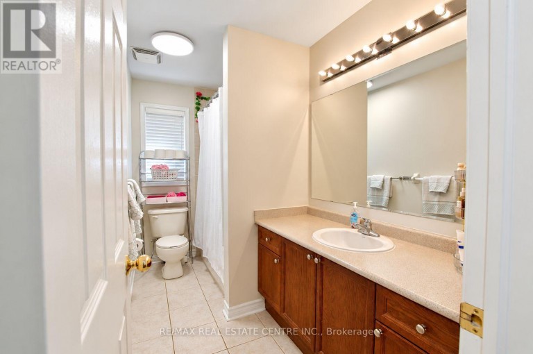 3 CHUDLEIGH AVENUE, Brampton (Credit Valley), Ontario, L6X0N1