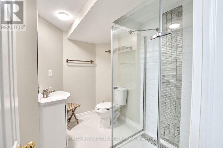 3 CHUDLEIGH AVENUE, Brampton (Credit Valley), Ontario, L6X0N1