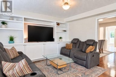 3 CHUDLEIGH AVENUE Brampton (Credit Valley) Ontario photo 3