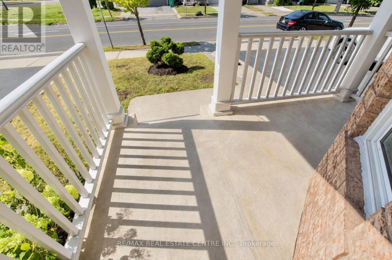 3 CHUDLEIGH AVENUE, Brampton (Credit Valley), Ontario, L6X0N1