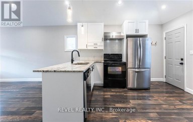 222 KENSINGTON AVENUE N Hamilton (Crown Point) Ontario photo 12