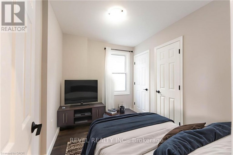 222 KENSINGTON AVENUE N, Hamilton (Crown Point), Ontario, L8L7N7