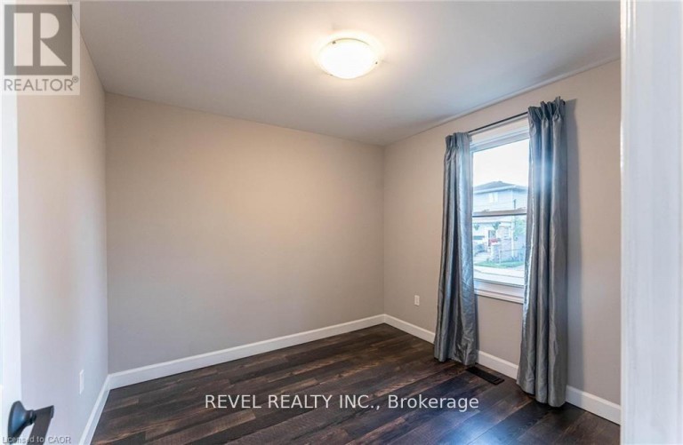 222 KENSINGTON AVENUE N, Hamilton (Crown Point), Ontario, L8L7N7