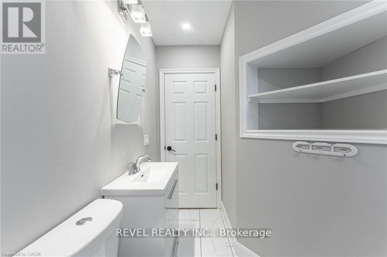 222 KENSINGTON AVENUE N, Hamilton (Crown Point), Ontario, L8L7N7