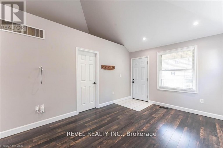222 KENSINGTON AVENUE N, Hamilton (Crown Point), Ontario, L8L7N7