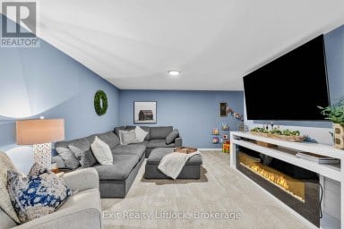 2917 HIGHWAY 28 Douro-Dummer Ontario photo 24