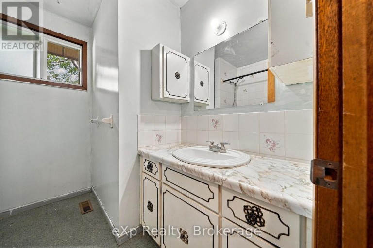 501 SIDNEY STREET, Belleville (Belleville Ward), Ontario, K8P4A3