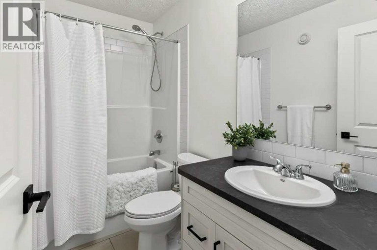 533 Sage Hill Road NW, Calgary, Alberta, T3R1Y2