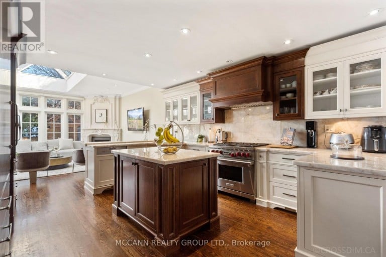 27 STRATHGOWAN CRESCENT, Toronto (Lawrence Park South), Ontario, M4N2Z6