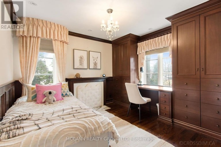 27 STRATHGOWAN CRESCENT, Toronto (Lawrence Park South), Ontario, M4N2Z6
