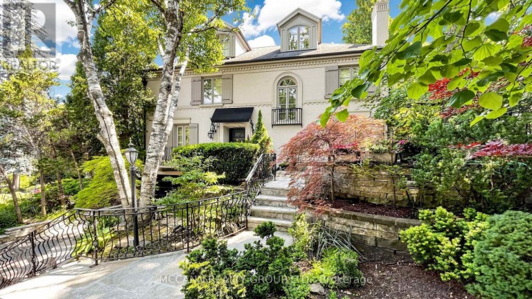 27 STRATHGOWAN CRESCENT, Toronto (Lawrence Park South), Ontario, M4N2Z6