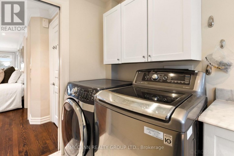 27 STRATHGOWAN CRESCENT, Toronto (Lawrence Park South), Ontario, M4N2Z6