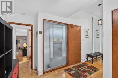 590 4TH STREET E Owen Sound Ontario photo 4