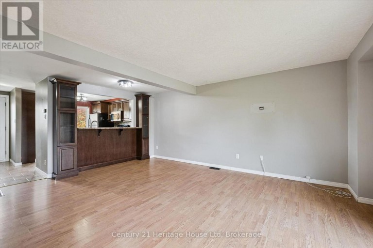 279 STRATHALLAN STREET, Centre Wellington (Fergus), Ontario, N1M3L6