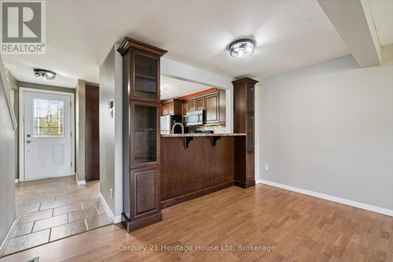 279 STRATHALLAN STREET, Centre Wellington (Fergus), Ontario, N1M3L6