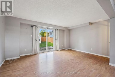 279 STRATHALLAN STREET Centre Wellington (Fergus) Ontario photo 15