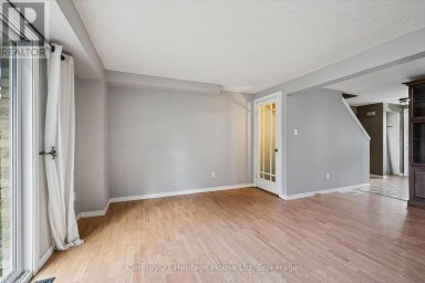 279 STRATHALLAN STREET Centre Wellington (Fergus) Ontario photo 17