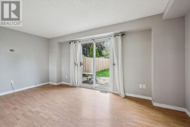 279 STRATHALLAN STREET Centre Wellington (Fergus) Ontario photo 18