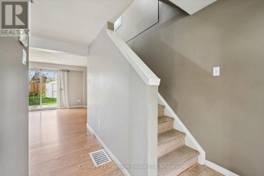 279 STRATHALLAN STREET Centre Wellington (Fergus) Ontario photo 19