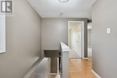 279 STRATHALLAN STREET Centre Wellington (Fergus) Ontario photo 20