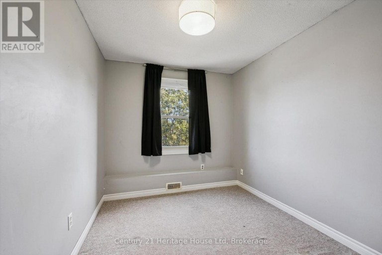 279 STRATHALLAN STREET, Centre Wellington (Fergus), Ontario, N1M3L6