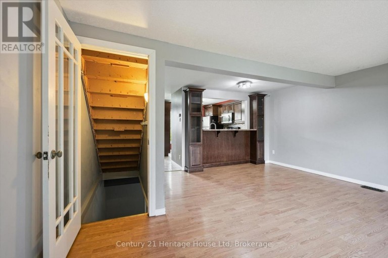 279 STRATHALLAN STREET, Centre Wellington (Fergus), Ontario, N1M3L6