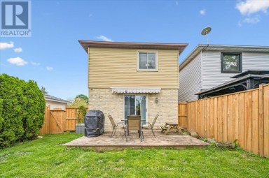 279 STRATHALLAN STREET Centre Wellington (Fergus) Ontario photo 31