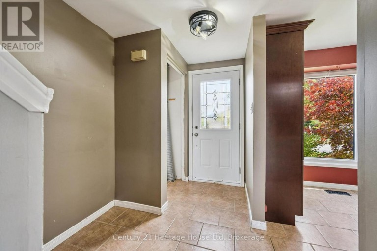 279 STRATHALLAN STREET, Centre Wellington (Fergus), Ontario, N1M3L6