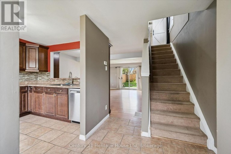 279 STRATHALLAN STREET, Centre Wellington (Fergus), Ontario, N1M3L6