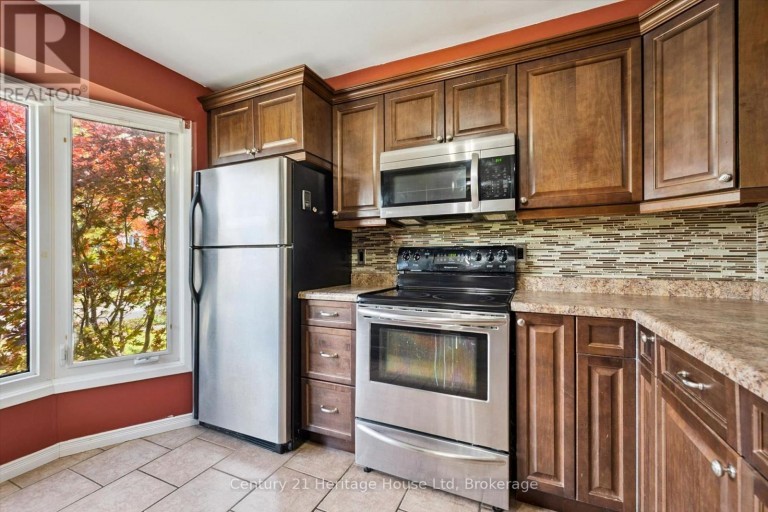 279 STRATHALLAN STREET, Centre Wellington (Fergus), Ontario, N1M3L6